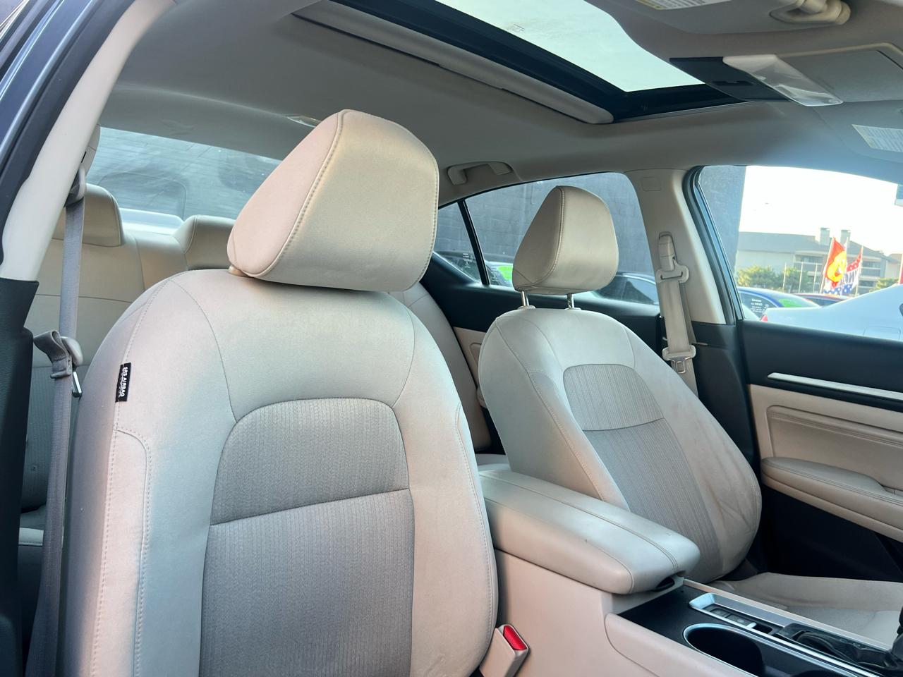Nissan Altima 2.5 SV Sedan 2019