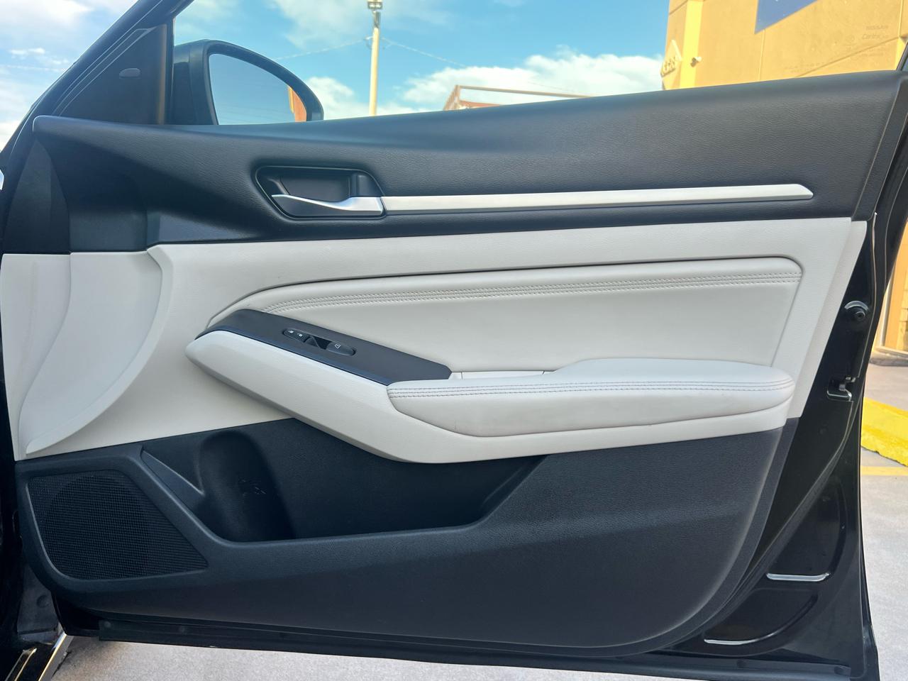 Nissan Altima 2.5 SV Sedan 2019