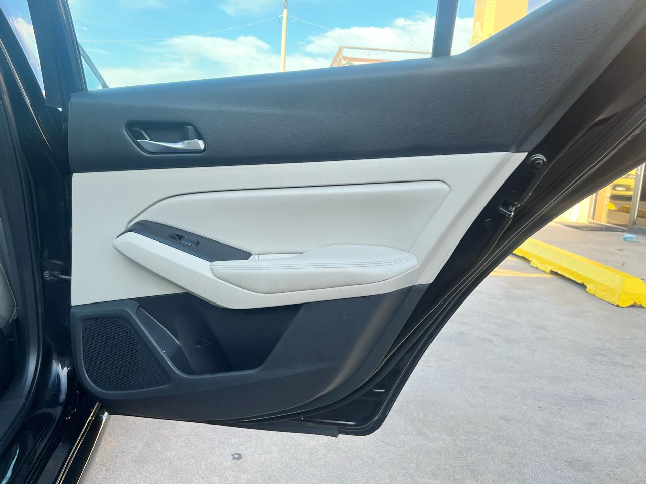 Nissan Altima 2.5 SV Sedan 2019