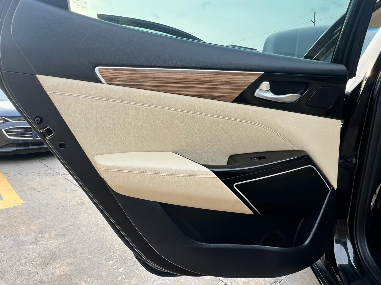 Kia Cadenza Technology Sedan 2017