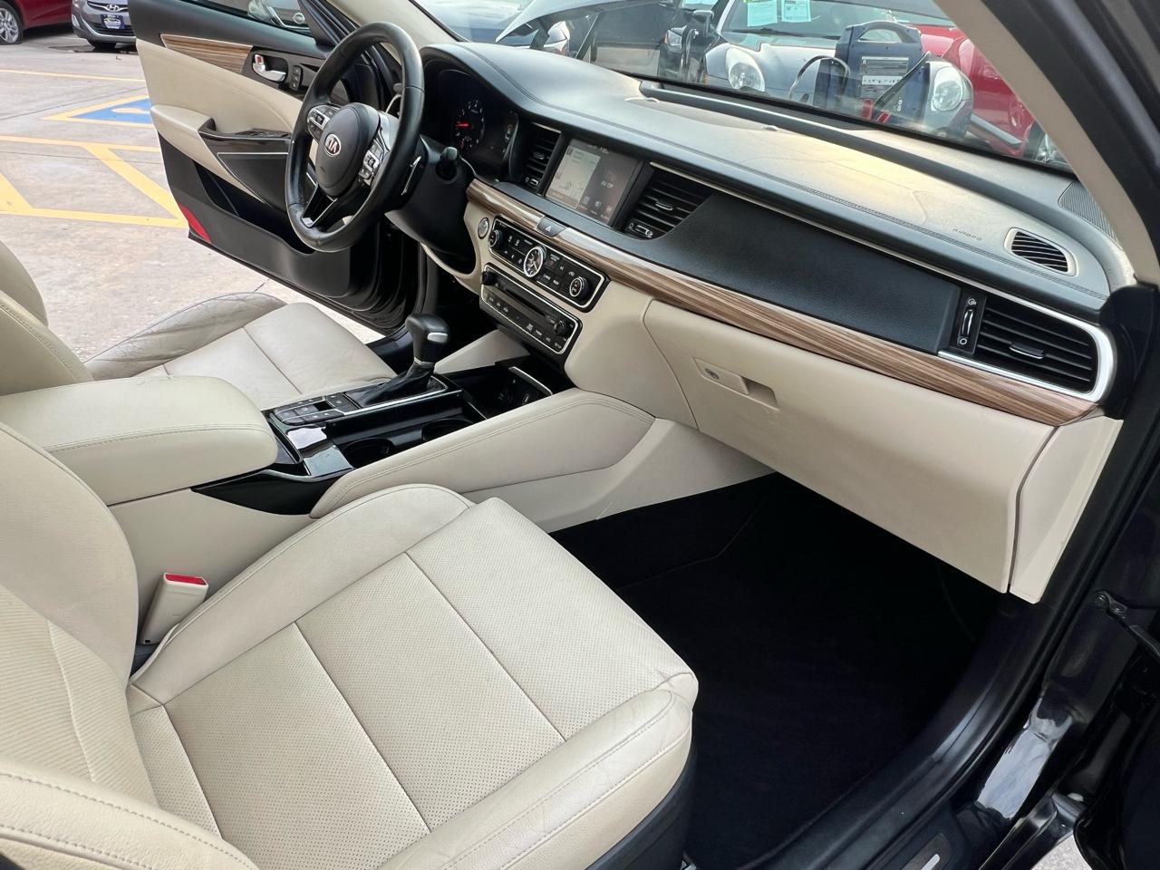 Kia Cadenza Technology Sedan 2017