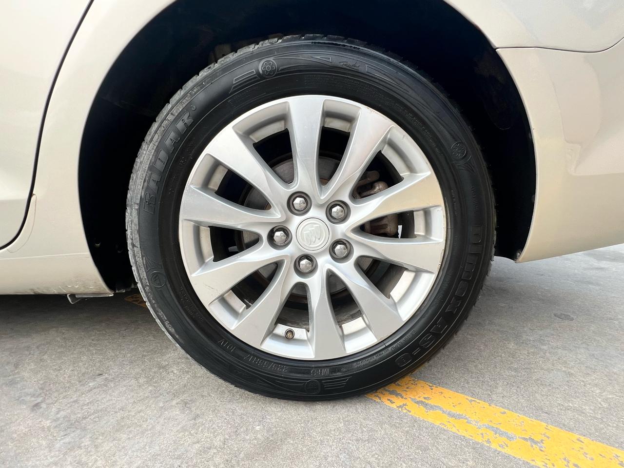 Buick LaCrosse 4dr Sdn Leather FWD 2014
