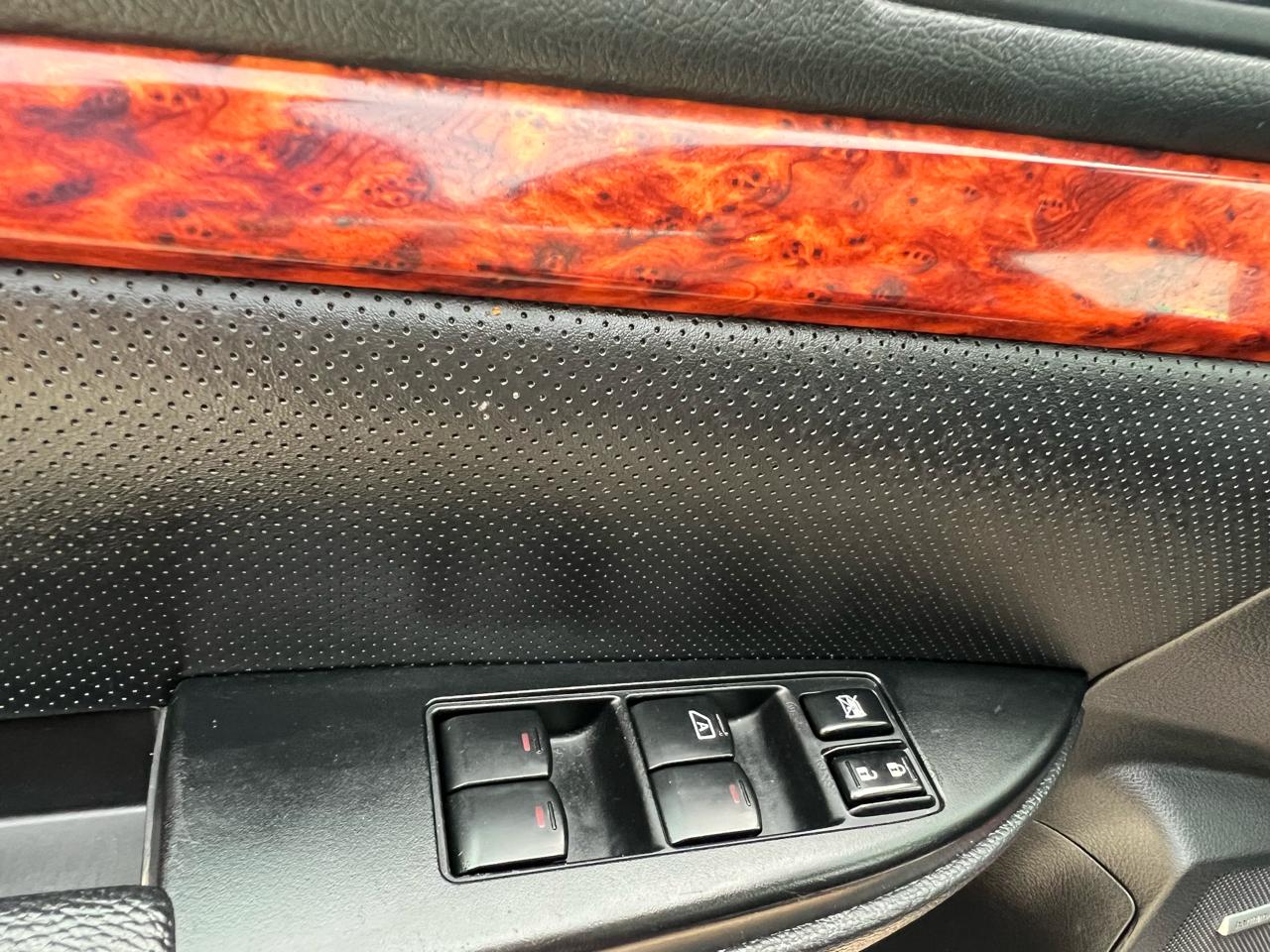 Subaru Outback 4dr Wgn H4 Auto 2.5i Limited 2012