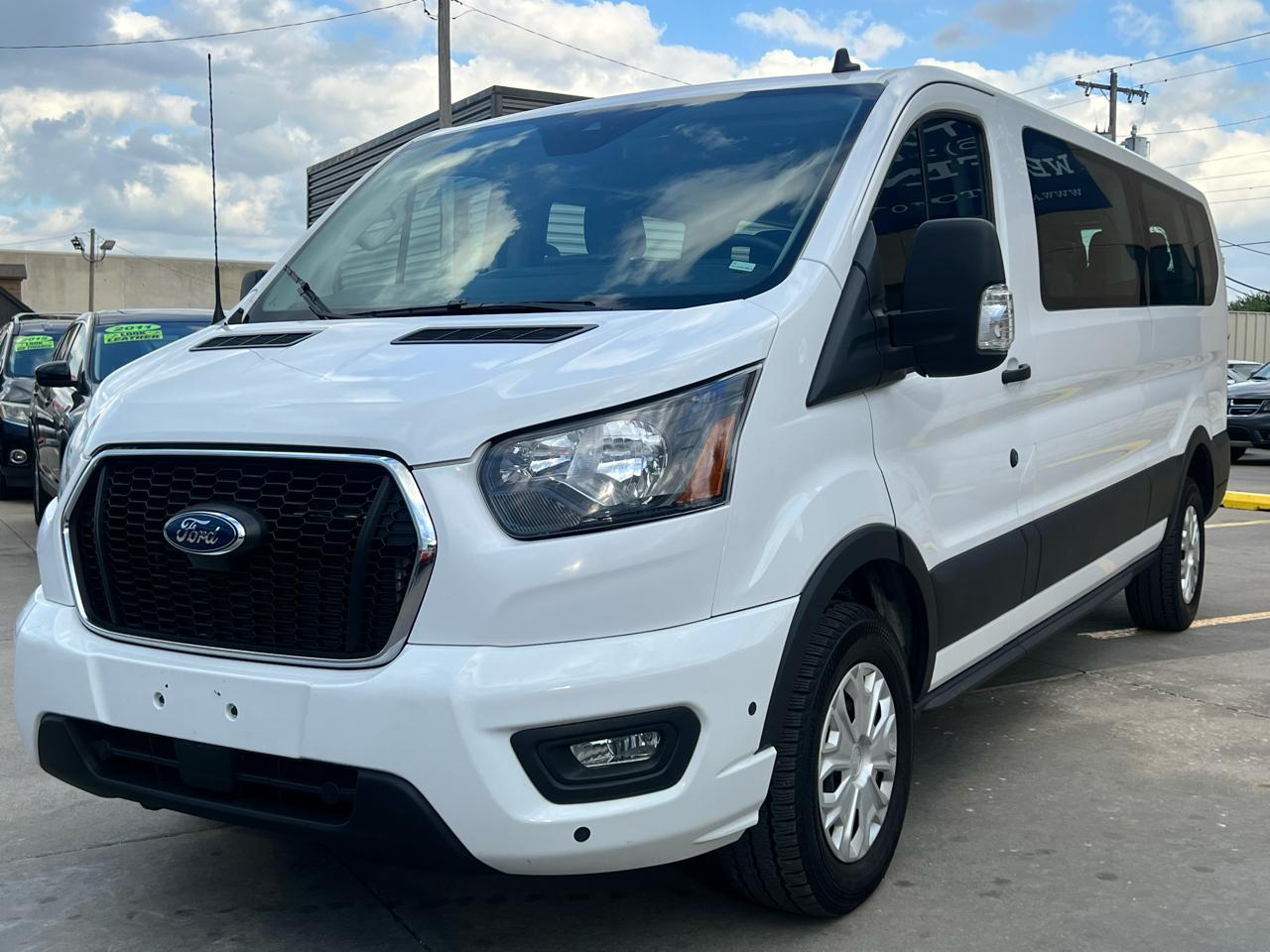 Ford Transit Passenger Wagon T-350 148" Low Roof XLT RWD 2025