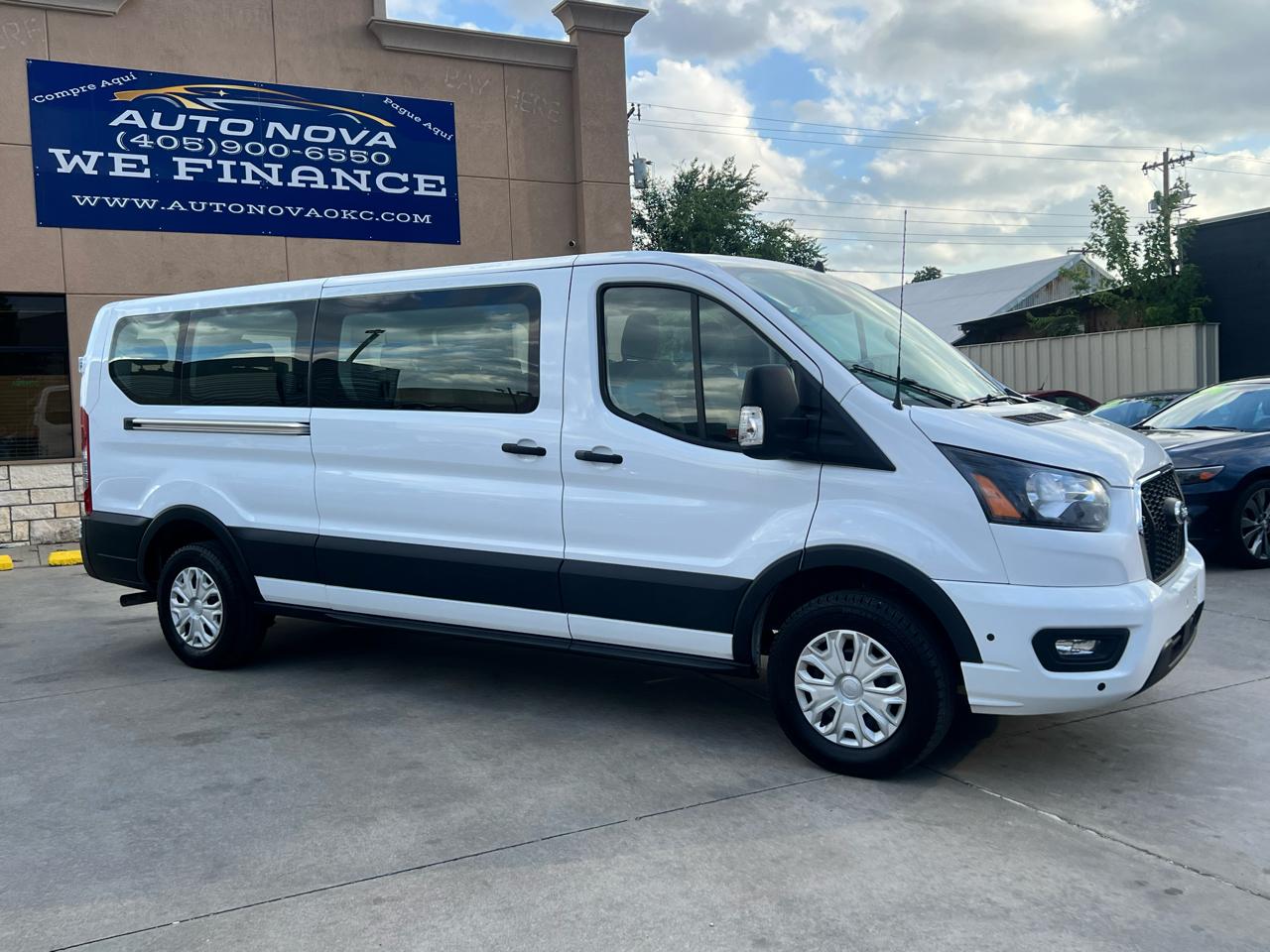 Ford Transit Passenger Wagon T-350 148" Low Roof XLT RWD 2025