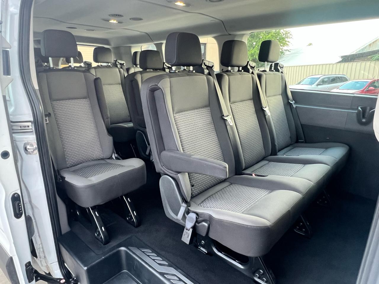 Ford Transit Passenger Wagon T-350 148" Low Roof XLT RWD 2025