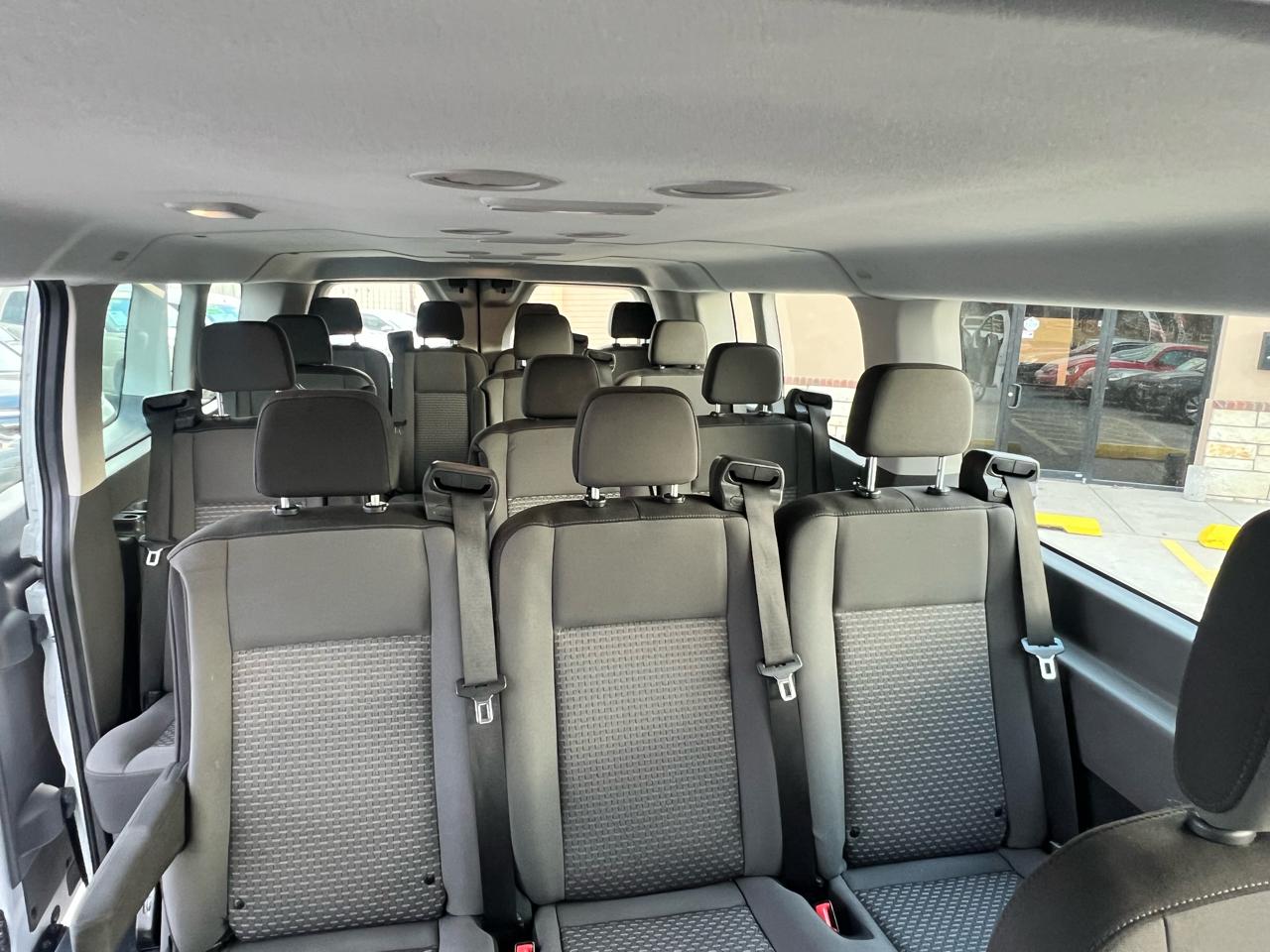 Ford Transit Passenger Wagon T-350 148" Low Roof XLT RWD 2025