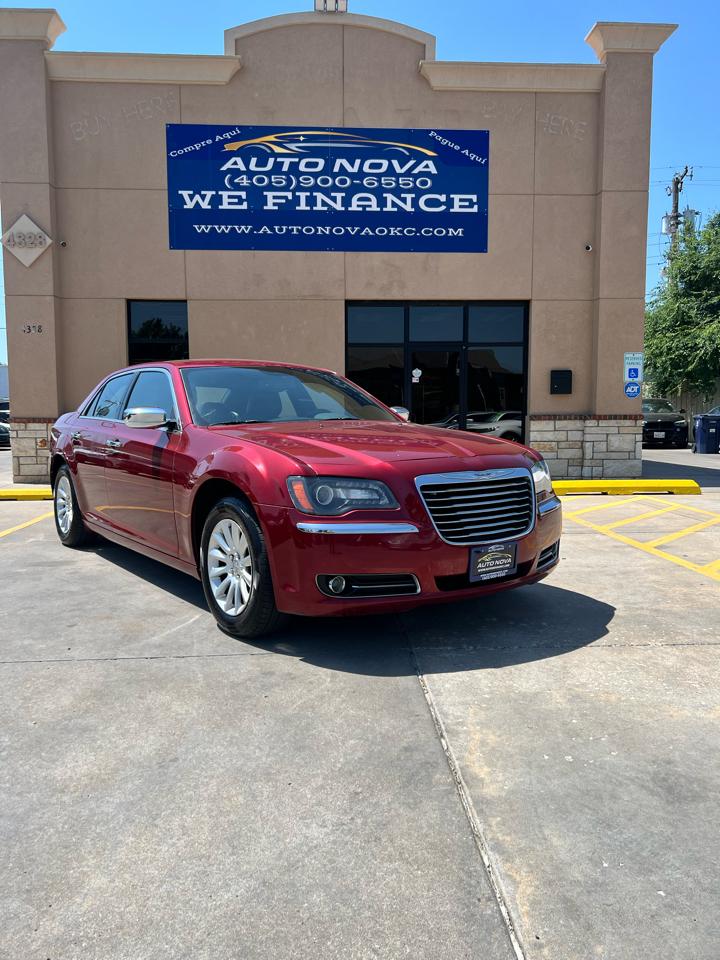 Chrysler 300 4dr Sdn Limited RWD 2011