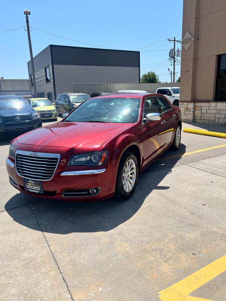 Chrysler 300 4dr Sdn Limited RWD 2011