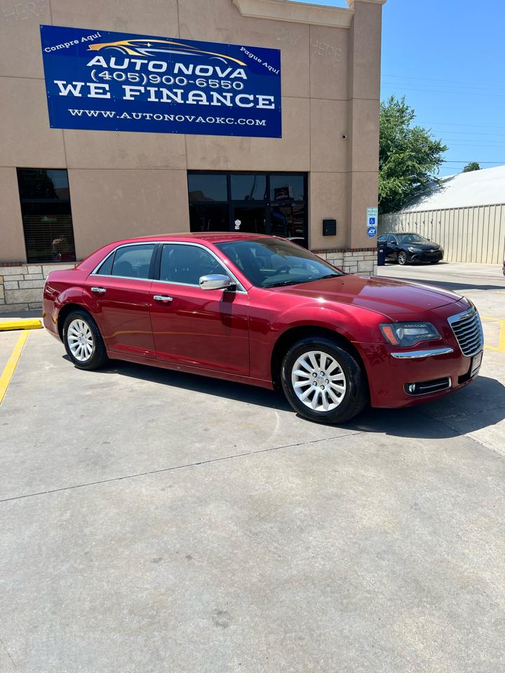 Chrysler 300 4dr Sdn Limited RWD 2011