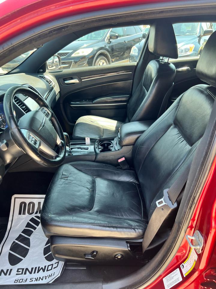 Chrysler 300 4dr Sdn Limited RWD 2011