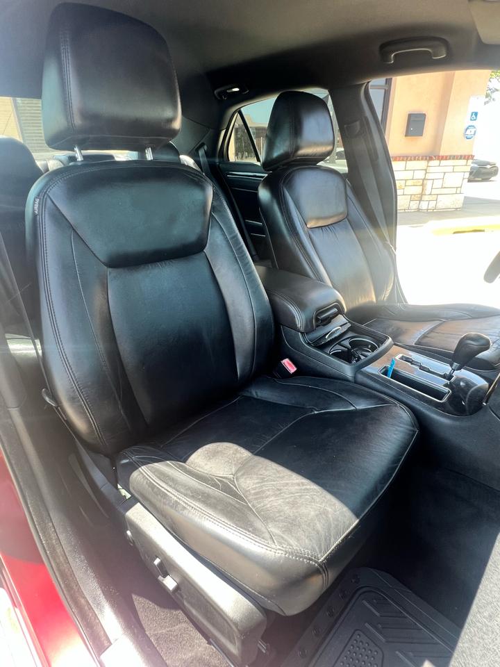 Chrysler 300 4dr Sdn Limited RWD 2011