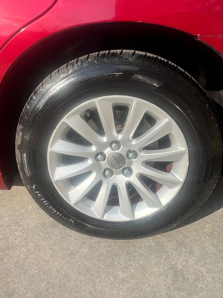 Chrysler 300 4dr Sdn Limited RWD 2011