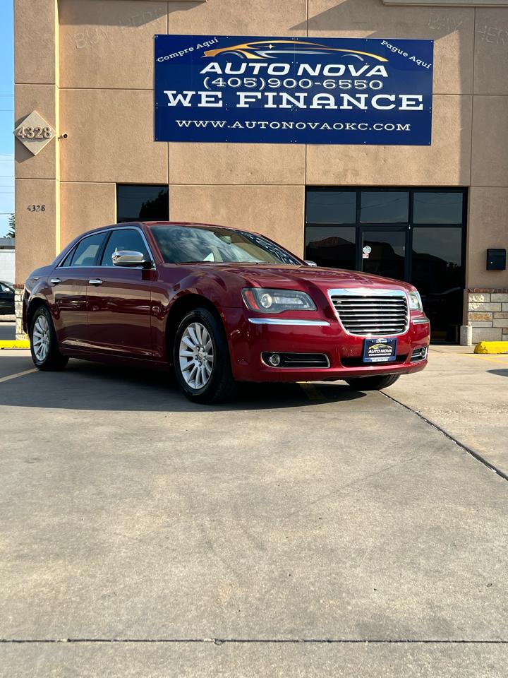 Chrysler 300 4dr Sdn Limited RWD 2011
