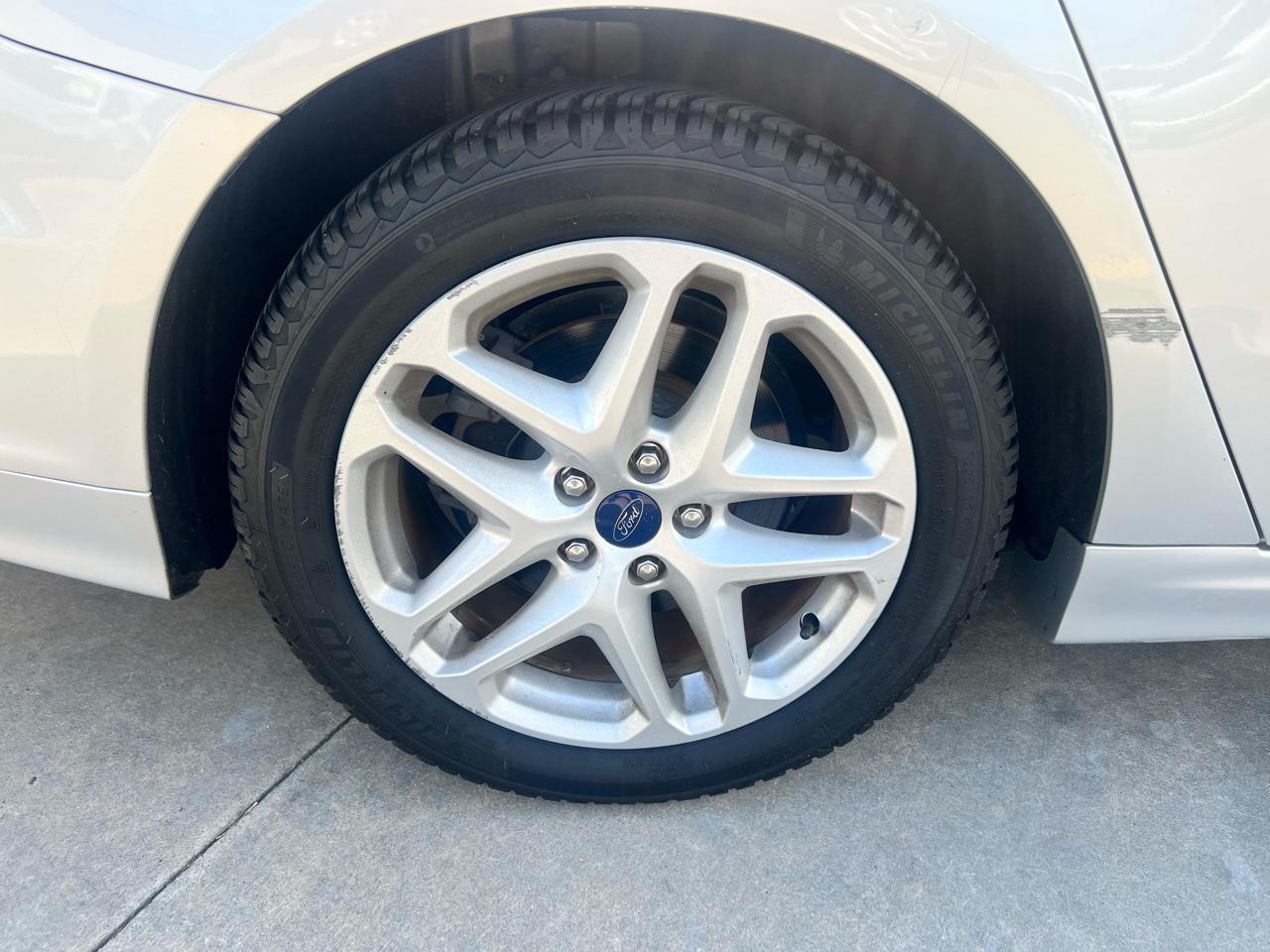 Ford Fusion 4dr Sdn SE FWD 2014