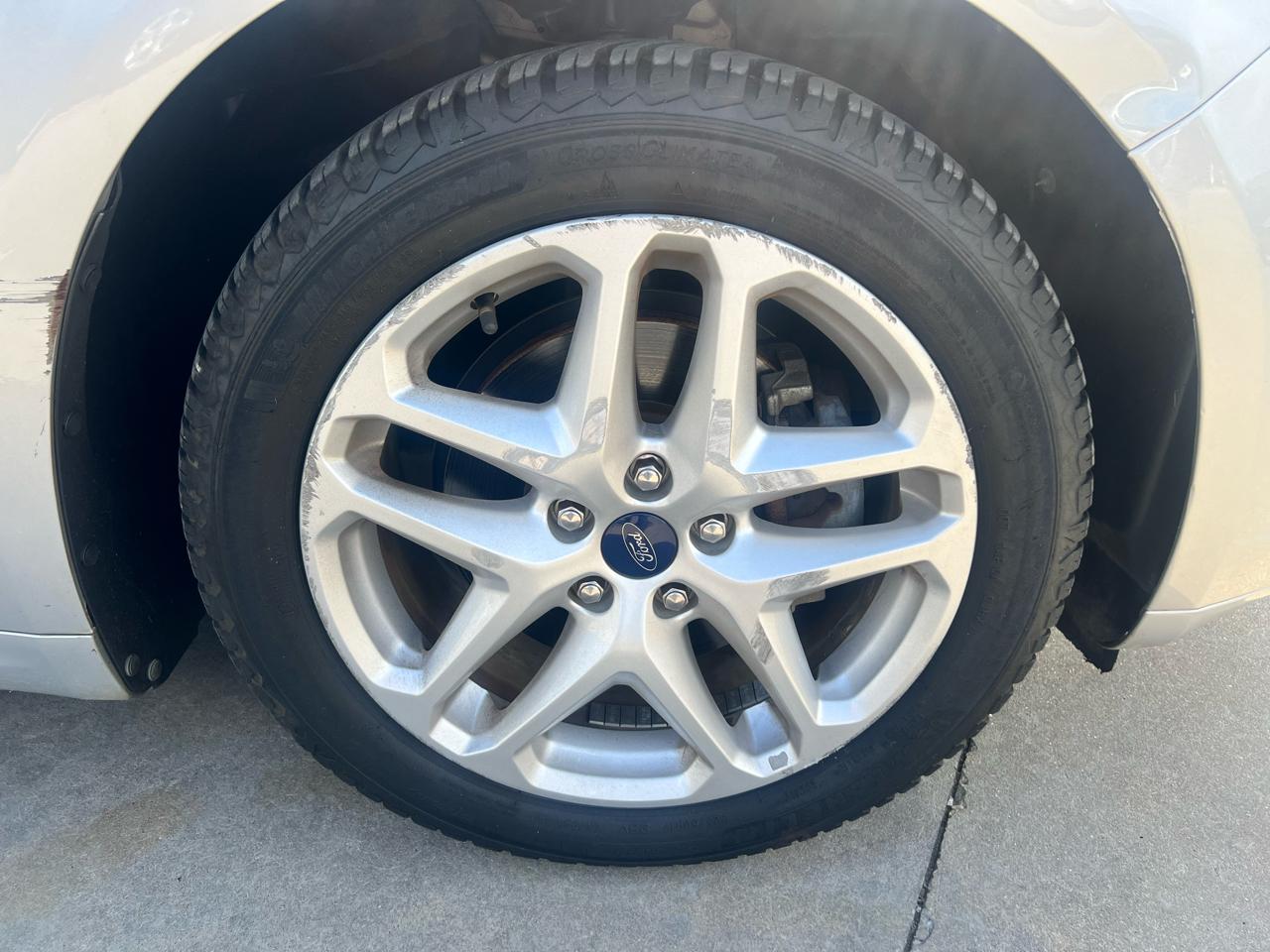 Ford Fusion 4dr Sdn SE FWD 2014
