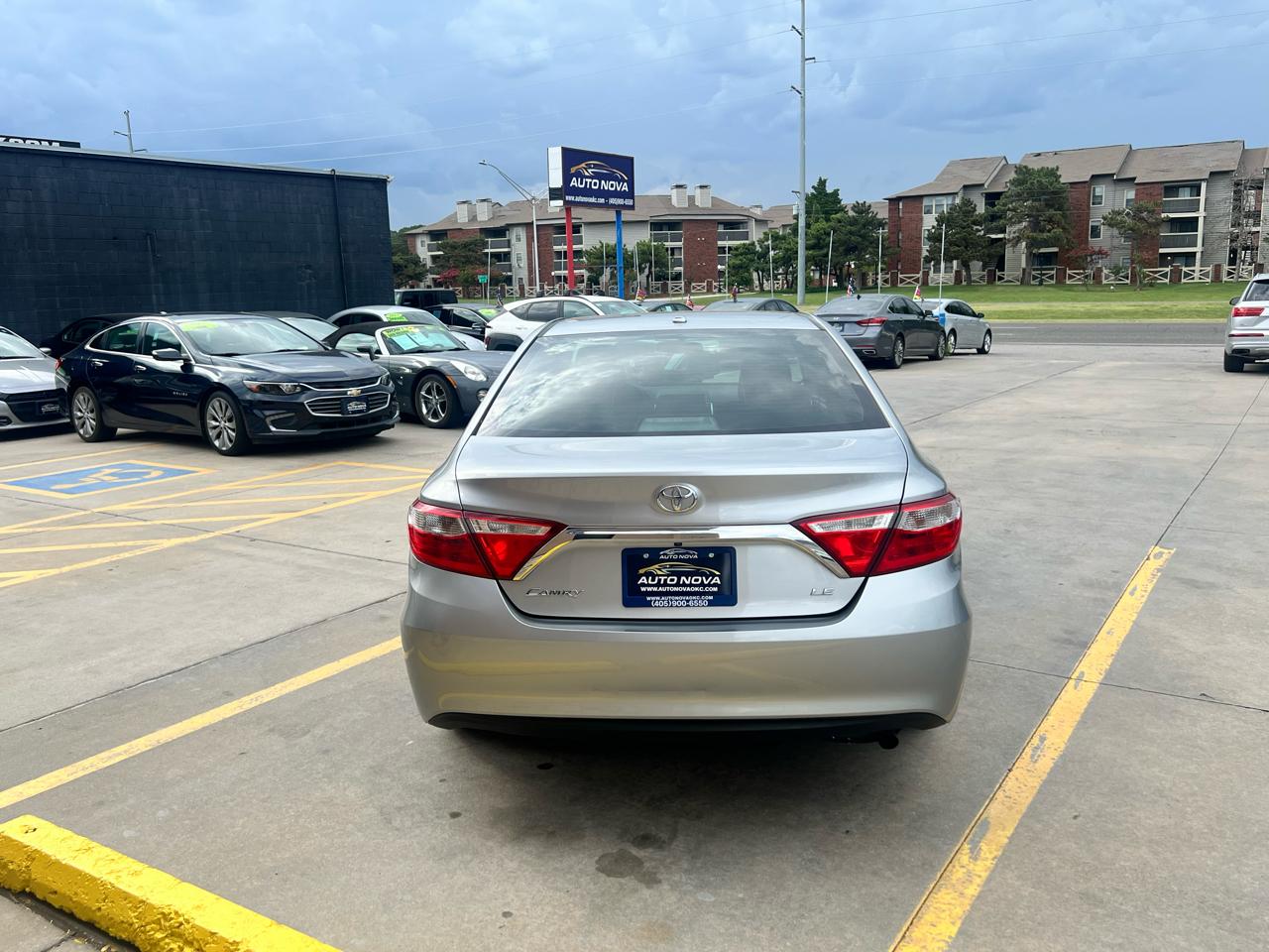 Toyota Camry 4dr Sdn I4 Auto XLE (Natl) 2015