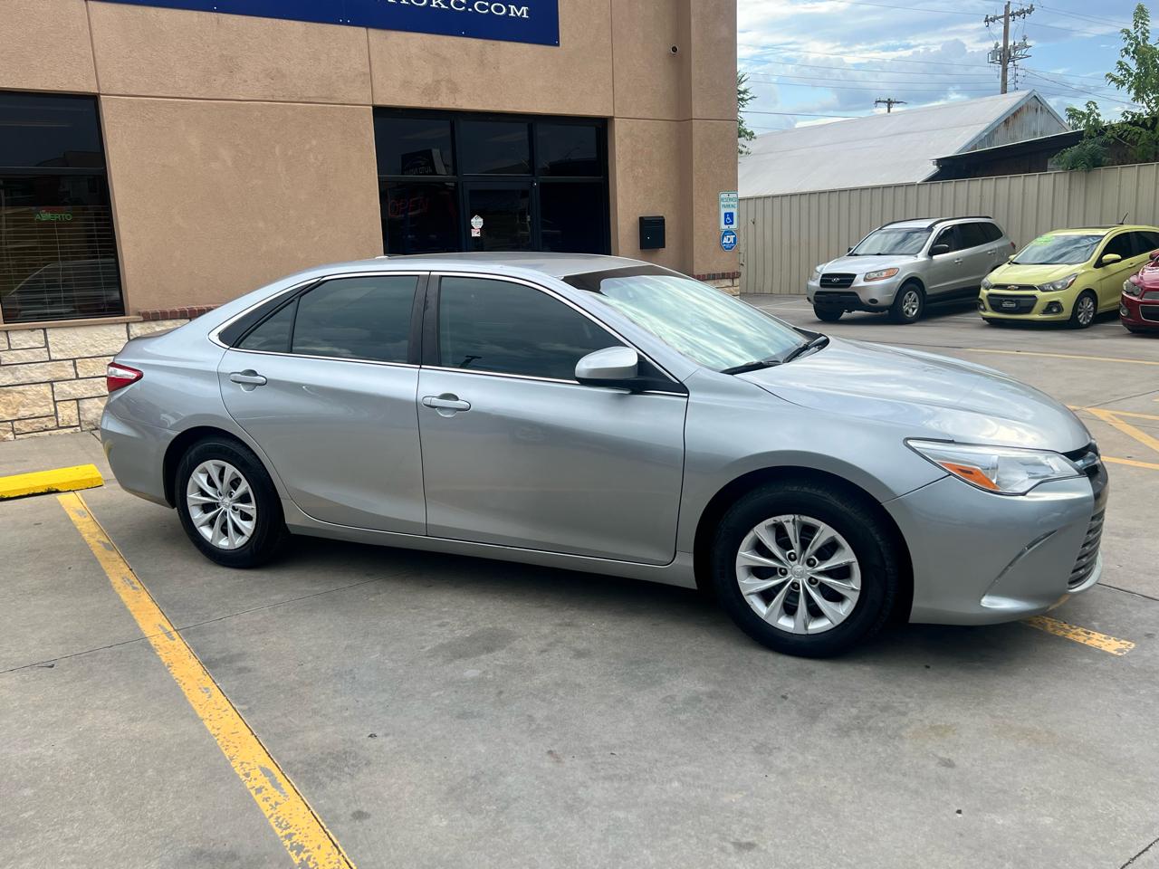 Toyota Camry 4dr Sdn I4 Auto XLE (Natl) 2015