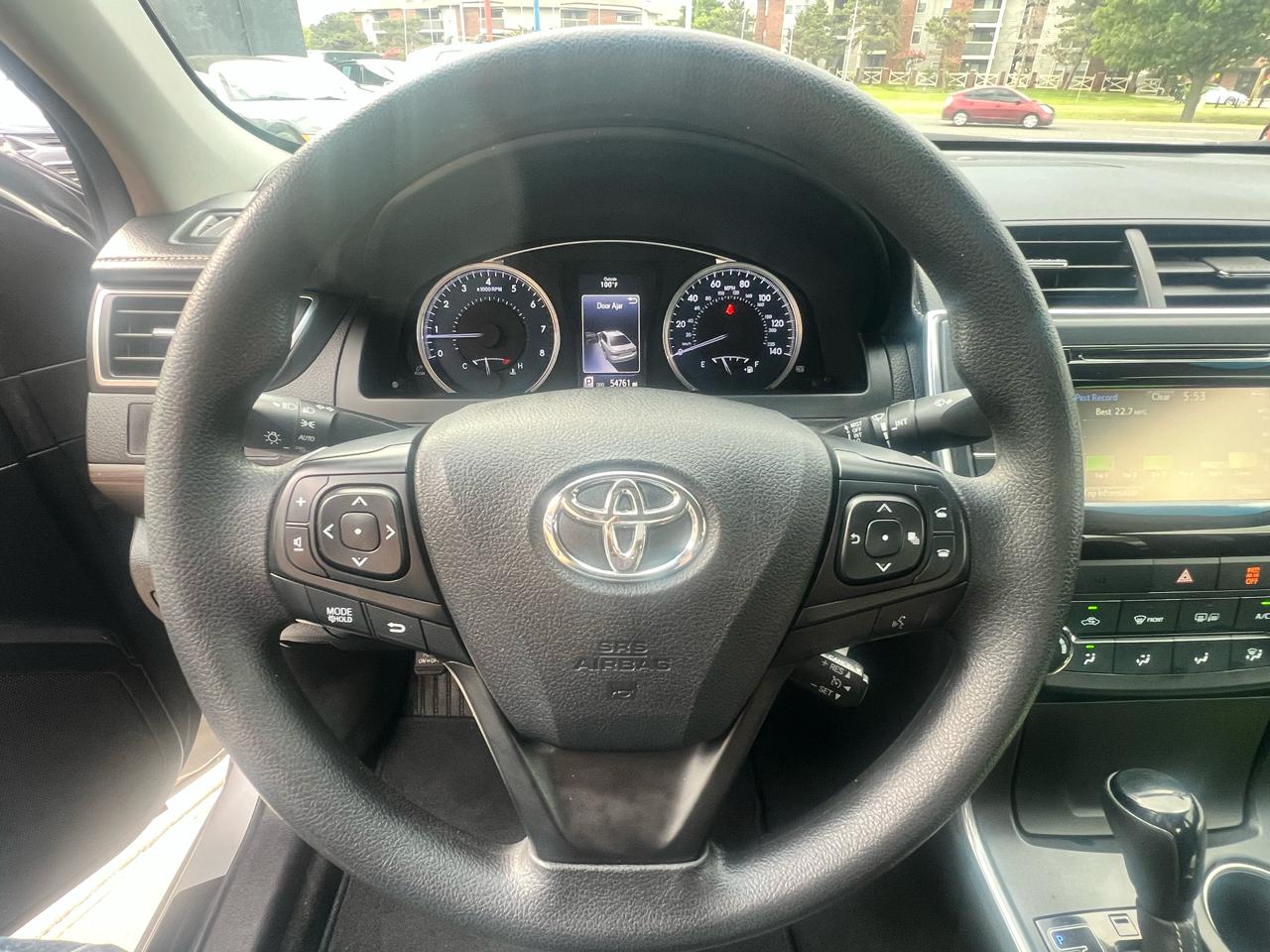 Toyota Camry 4dr Sdn I4 Auto XLE (Natl) 2015