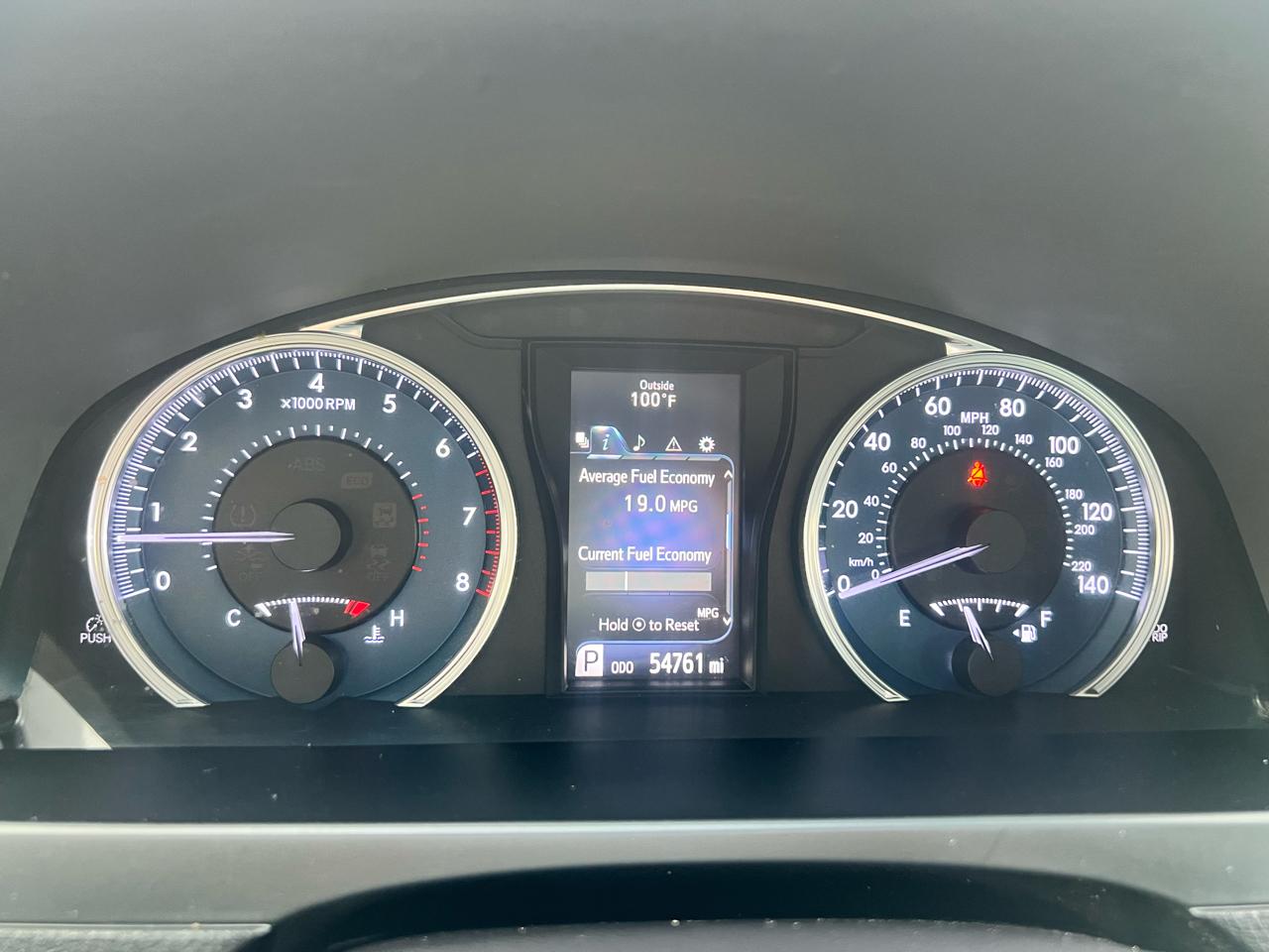 Toyota Camry 4dr Sdn I4 Auto XLE (Natl) 2015