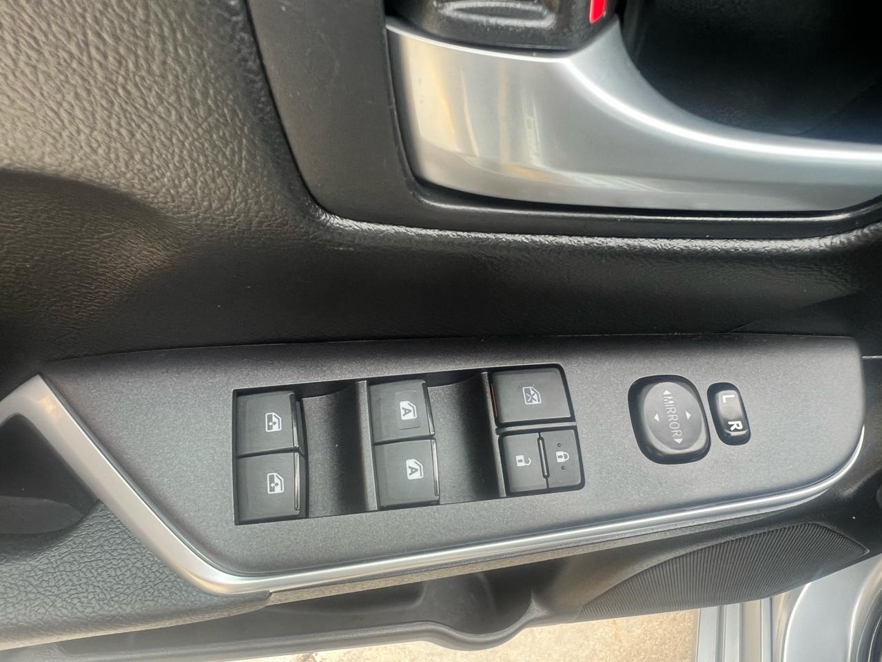 Toyota Camry 4dr Sdn I4 Auto XLE (Natl) 2015