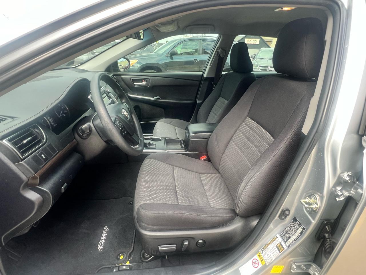 Toyota Camry 4dr Sdn I4 Auto XLE (Natl) 2015