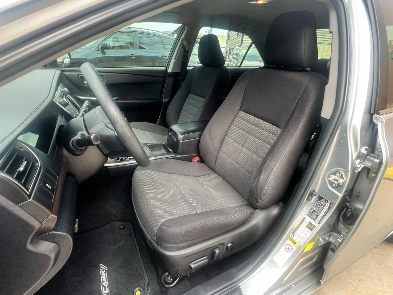 Toyota Camry 4dr Sdn I4 Auto XLE (Natl) 2015