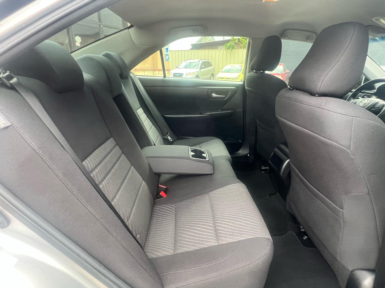 Toyota Camry 4dr Sdn I4 Auto XLE (Natl) 2015