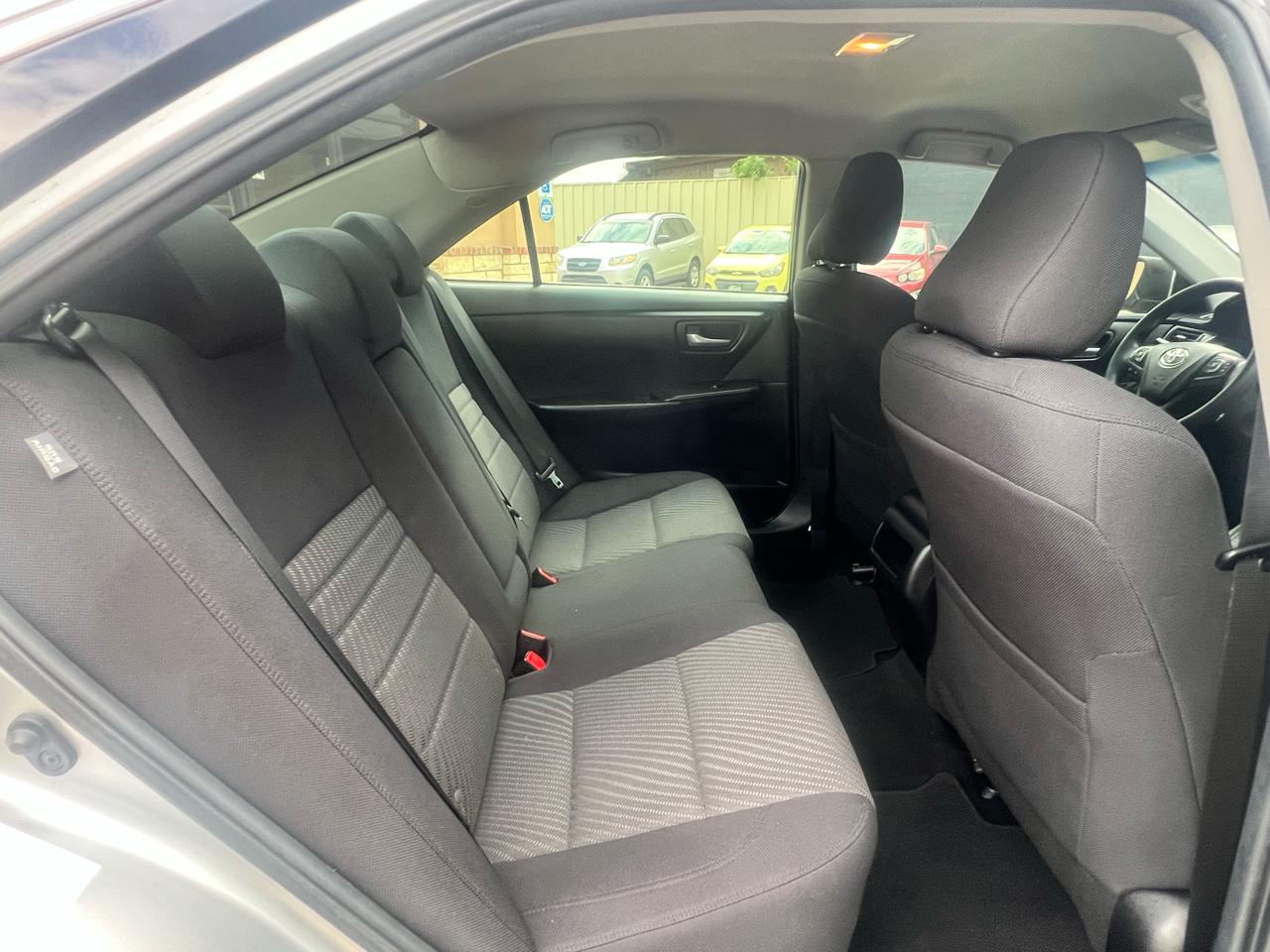 Toyota Camry 4dr Sdn I4 Auto XLE (Natl) 2015