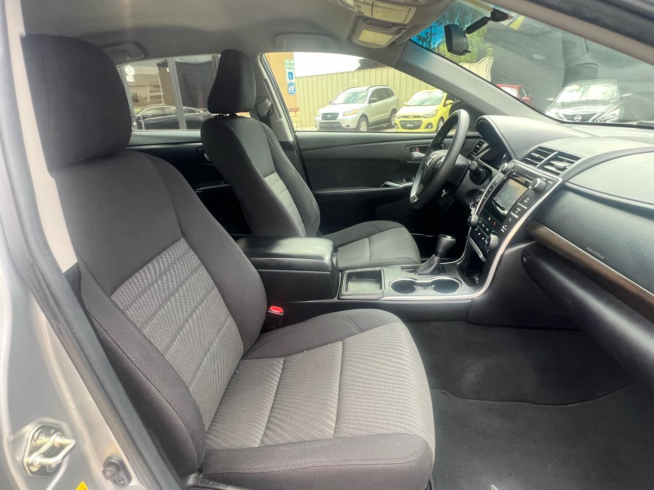 Toyota Camry 4dr Sdn I4 Auto XLE (Natl) 2015