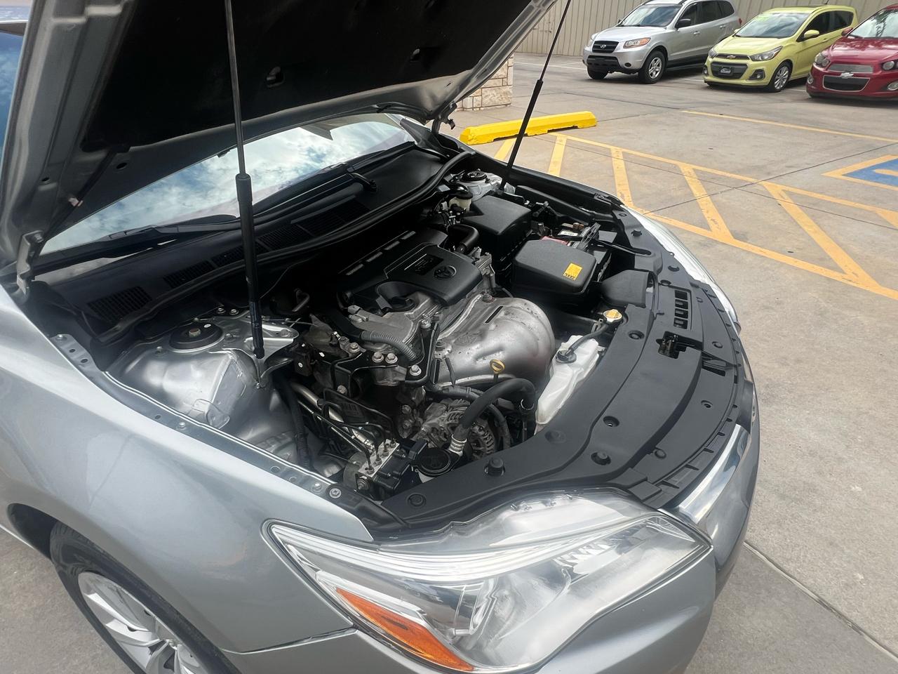 Toyota Camry 4dr Sdn I4 Auto XLE (Natl) 2015