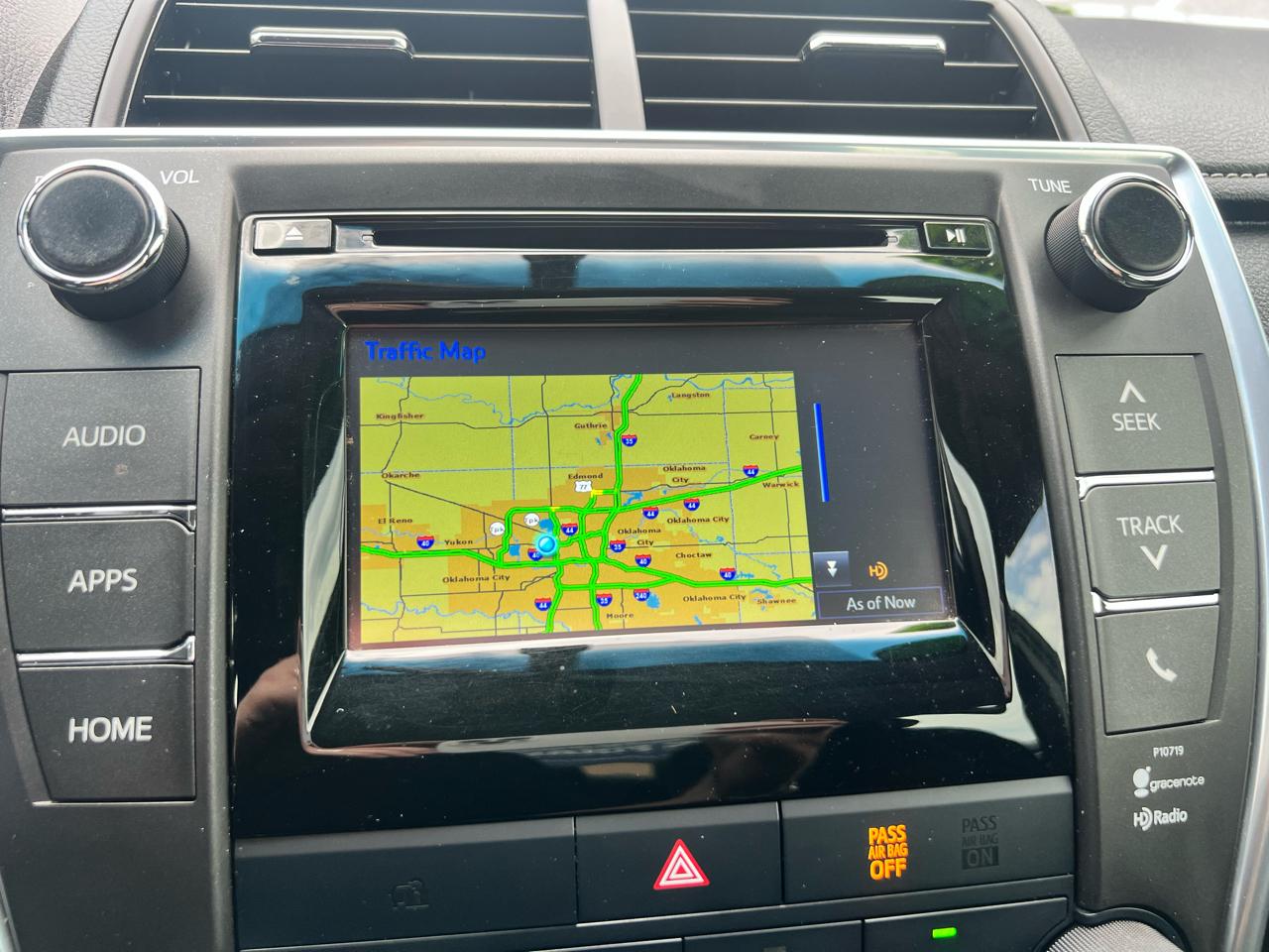 Toyota Camry 4dr Sdn I4 Auto XLE (Natl) 2015