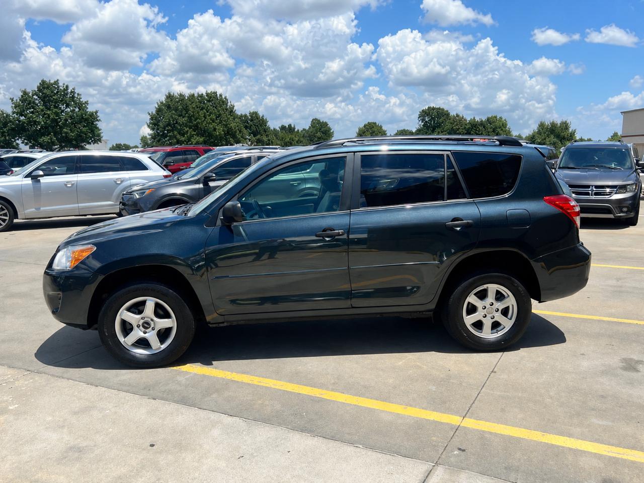 Toyota RAV4 FWD 4dr 4-cyl 4-Spd AT (Natl) 2009
