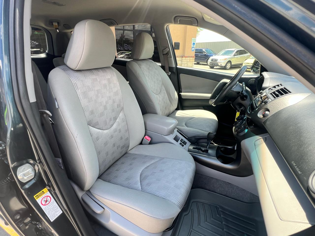 Toyota RAV4 FWD 4dr 4-cyl 4-Spd AT (Natl) 2009