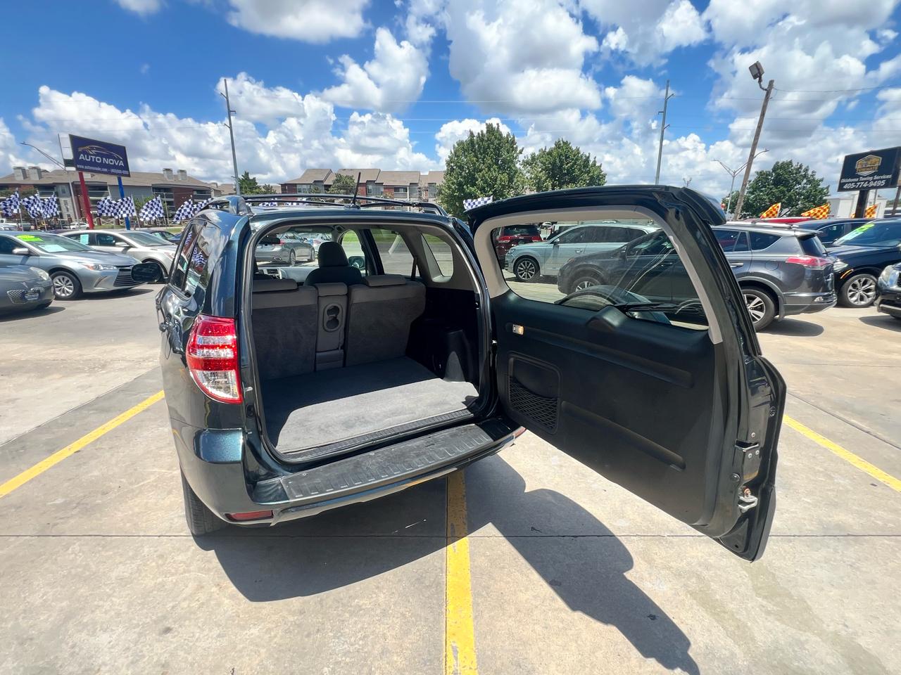 Toyota RAV4 FWD 4dr 4-cyl 4-Spd AT (Natl) 2009
