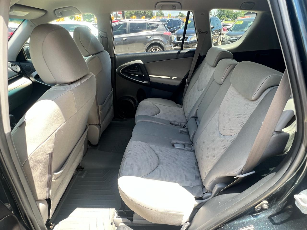 Toyota RAV4 FWD 4dr 4-cyl 4-Spd AT (Natl) 2009