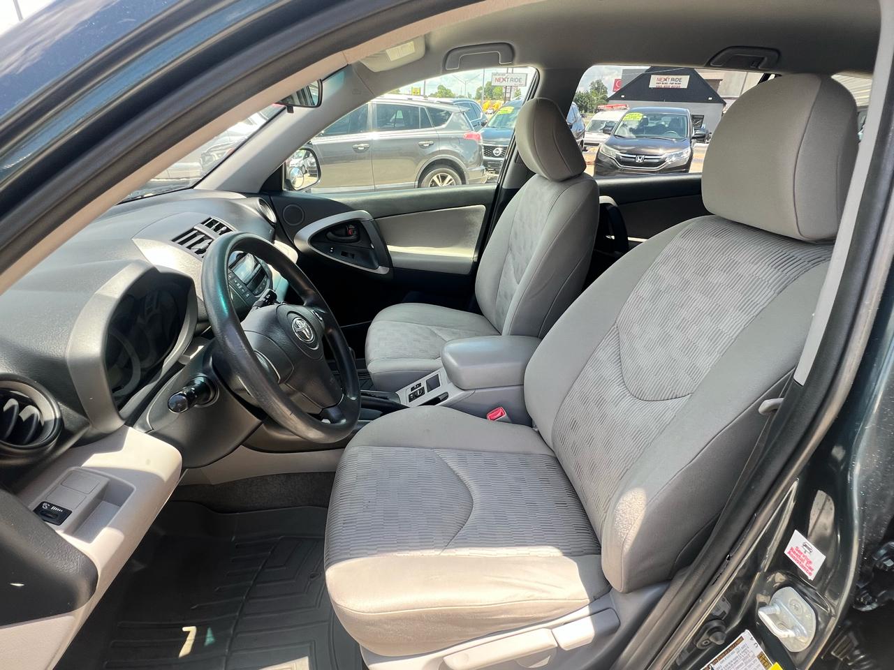 Toyota RAV4 FWD 4dr 4-cyl 4-Spd AT (Natl) 2009