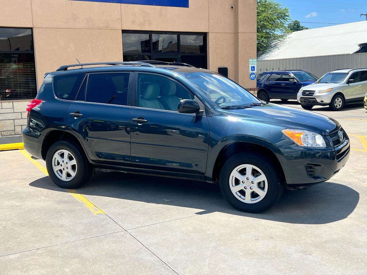 Toyota RAV4 FWD 4dr 4-cyl 4-Spd AT (Natl) 2009
