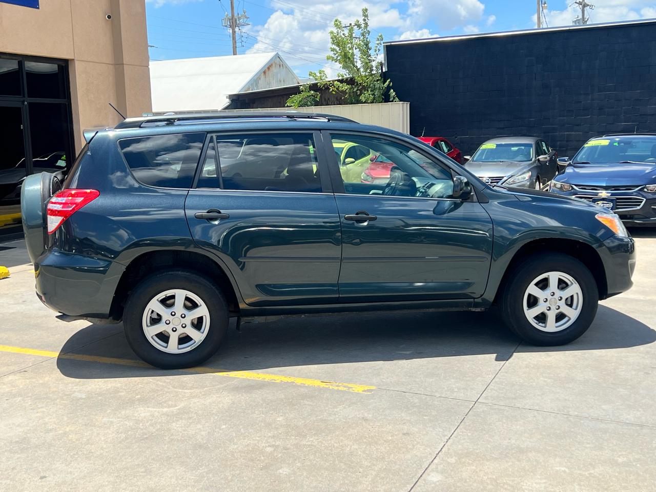 Toyota RAV4 FWD 4dr 4-cyl 4-Spd AT (Natl) 2009