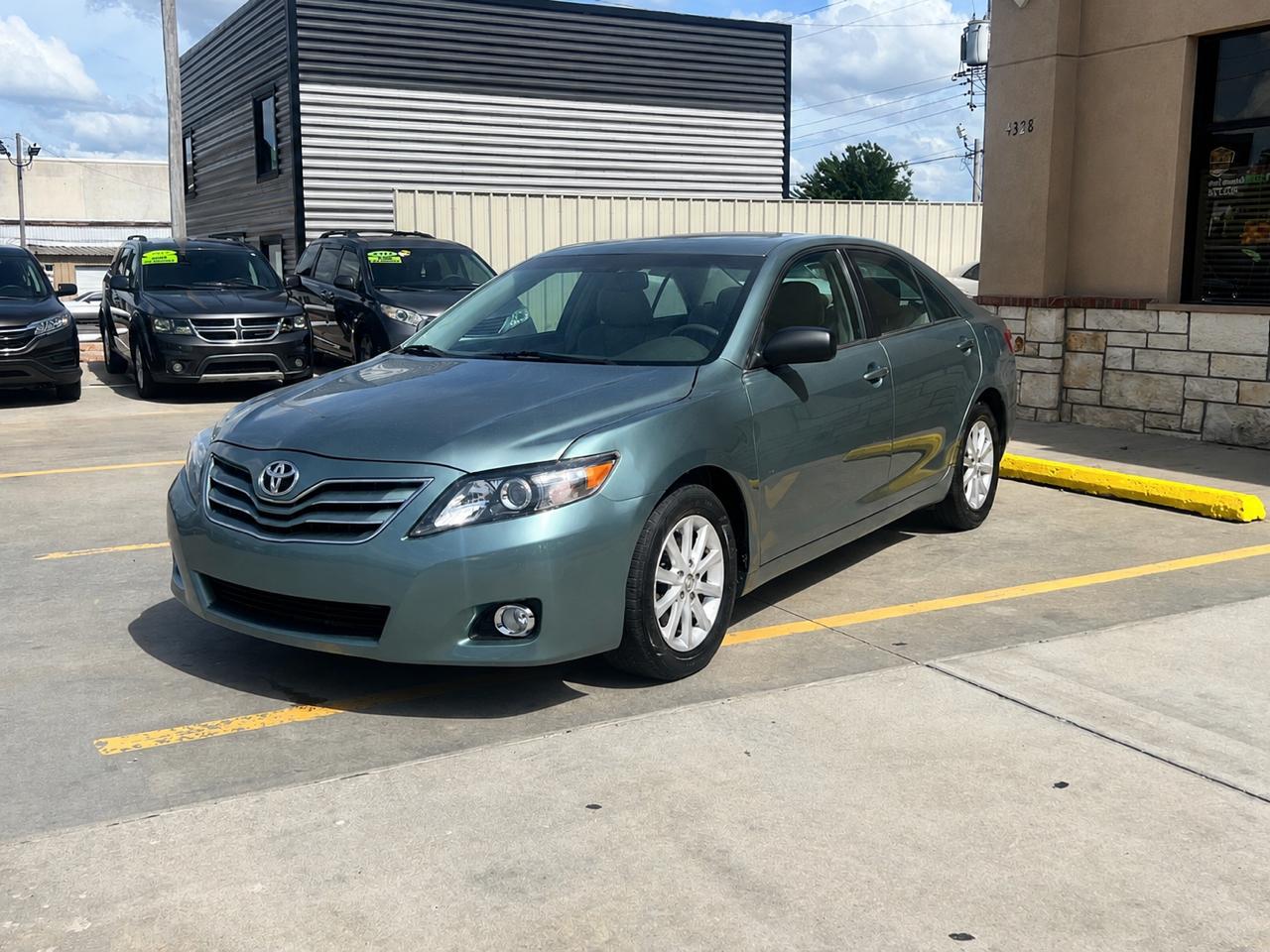 Toyota Camry 4dr Sdn I4 Man LE (Natl) 2011