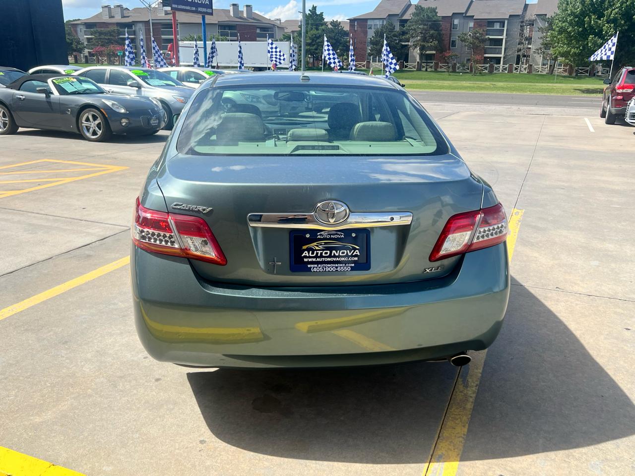 Toyota Camry 4dr Sdn I4 Man LE (Natl) 2011