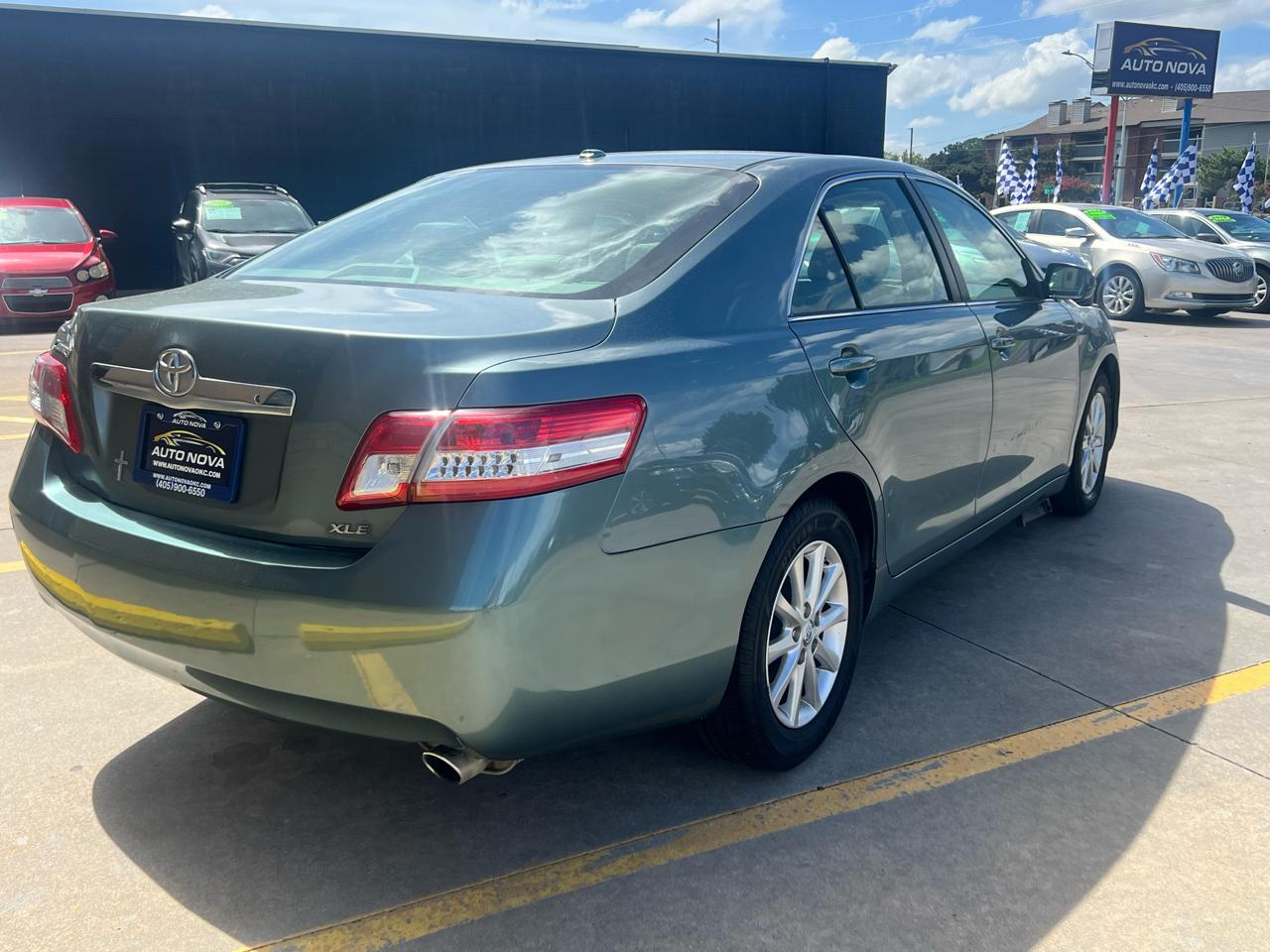 Toyota Camry 4dr Sdn I4 Man LE (Natl) 2011