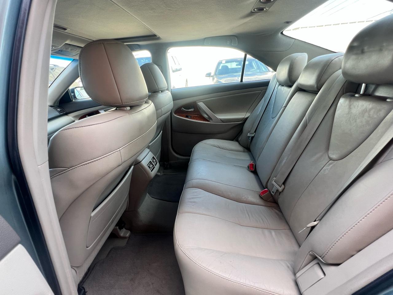 Toyota Camry 4dr Sdn I4 Man LE (Natl) 2011