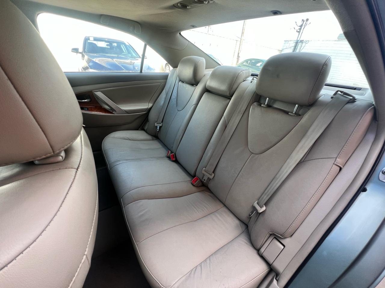 Toyota Camry 4dr Sdn I4 Man LE (Natl) 2011