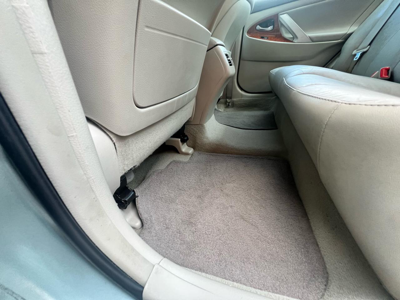 Toyota Camry 4dr Sdn I4 Man LE (Natl) 2011