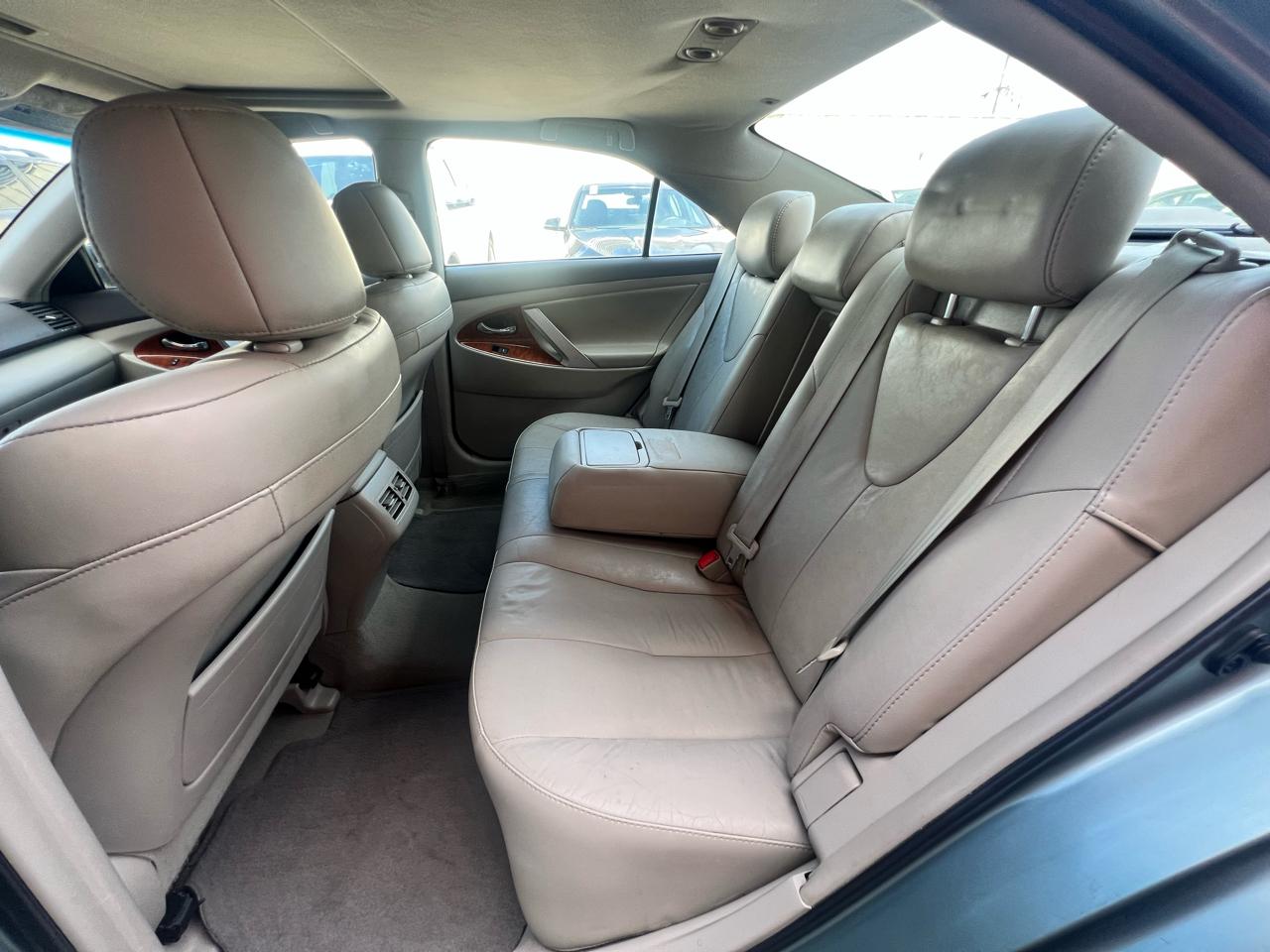 Toyota Camry 4dr Sdn I4 Man LE (Natl) 2011