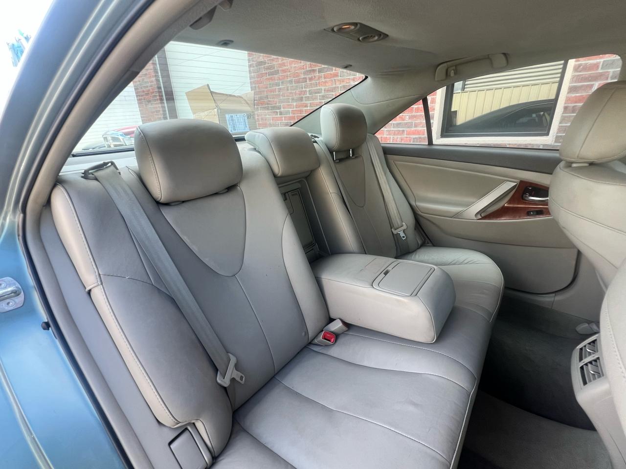 Toyota Camry 4dr Sdn I4 Man LE (Natl) 2011