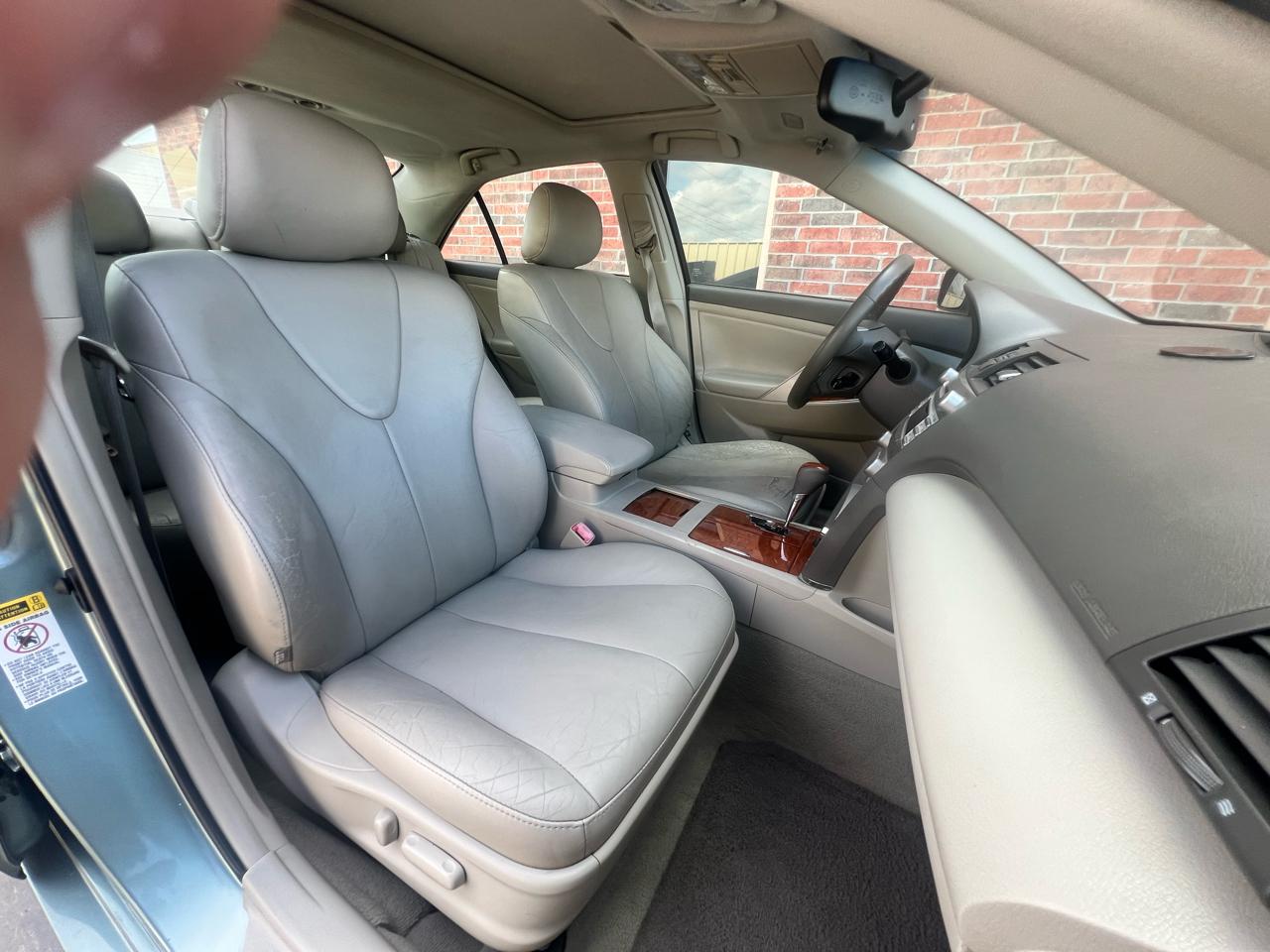 Toyota Camry 4dr Sdn I4 Man LE (Natl) 2011