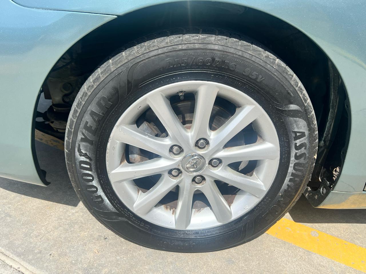 Toyota Camry 4dr Sdn I4 Man LE (Natl) 2011