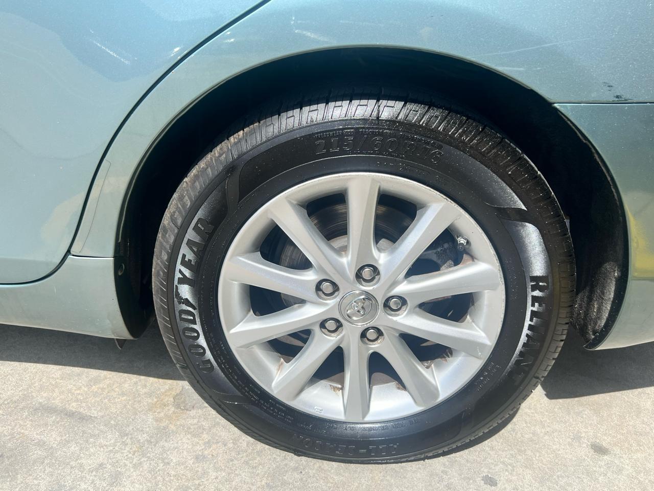 Toyota Camry 4dr Sdn I4 Man LE (Natl) 2011